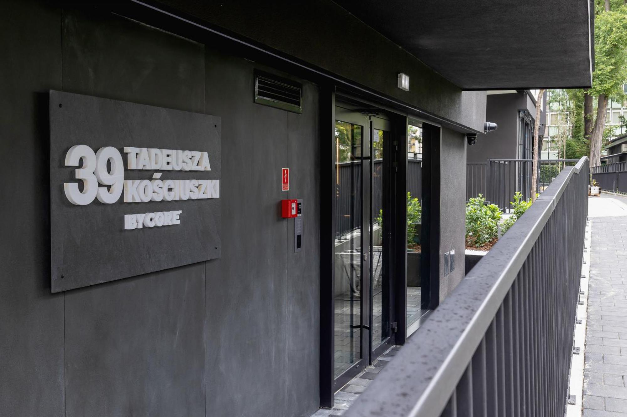 Lux Apartments Kosciuszki 39 With Parking By Renters Prestige クラクフ エクステリア 写真